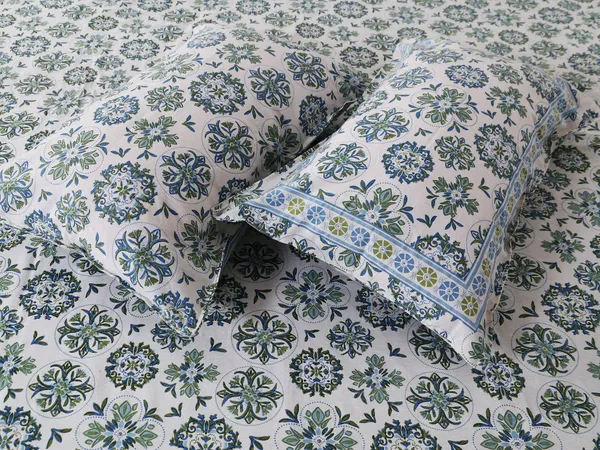Blue_Cotton_Heritage_Lattice_Double_Bedsheet_With_Pillow_Cover_120X120_Cm